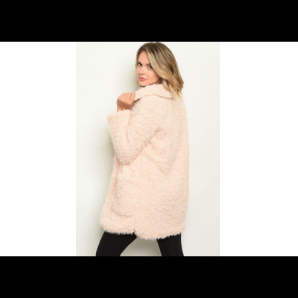 1 left🆕 Soft Blush Shaggy Teddy Bear Cozy Coat - Picture 6 of 6